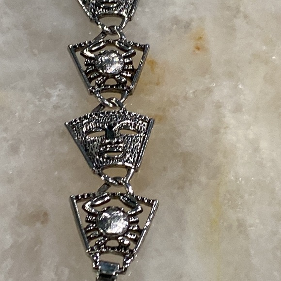 SOLD Sarah Co silver crab bracelet - costume jewelry - Picture 2 of 4